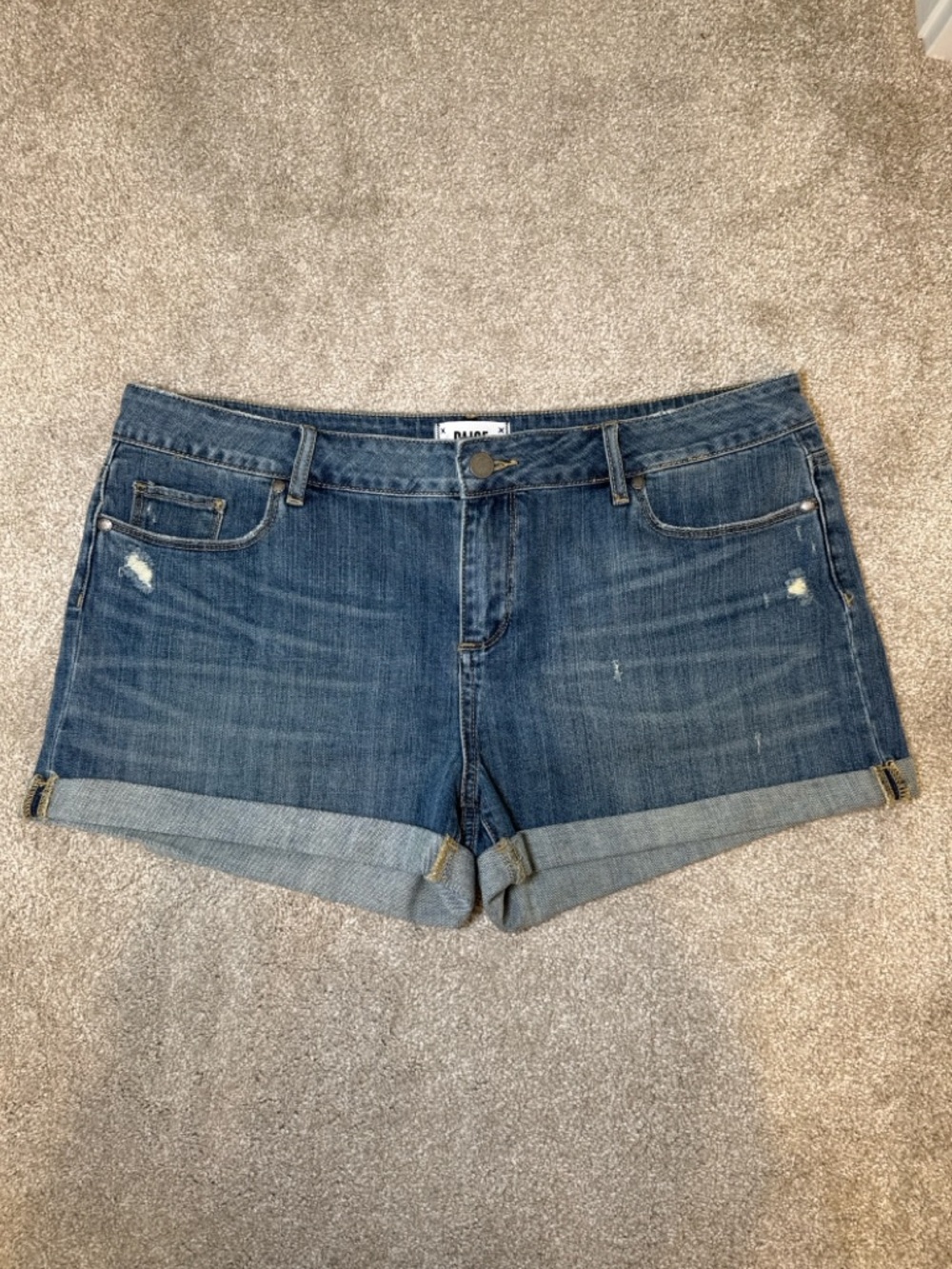 PAIGE Denim Shorts Women’s Size 32 Cuffed Hem Mid Rise Stretch Medium Wash